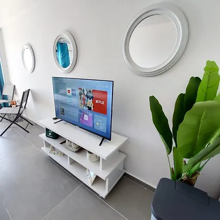 Just On The Makenzy شقة *